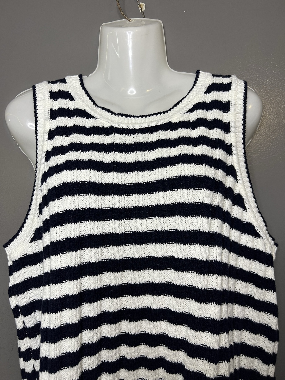 Halogen Sweater Tank Womens Large Blue White Striped Knit Sleeveless Crew Neck